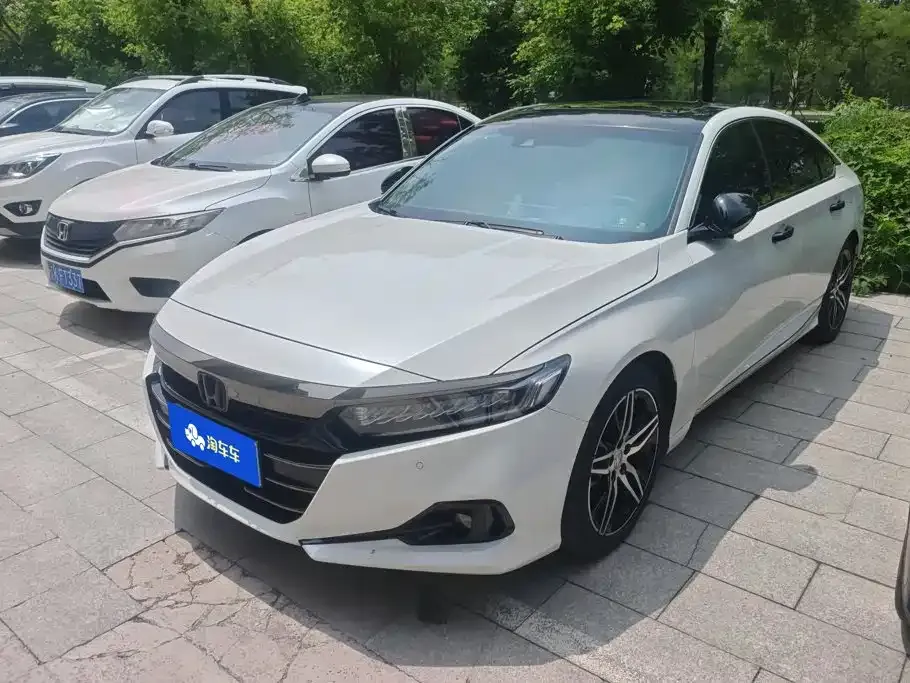 Honda Accord — фото 1