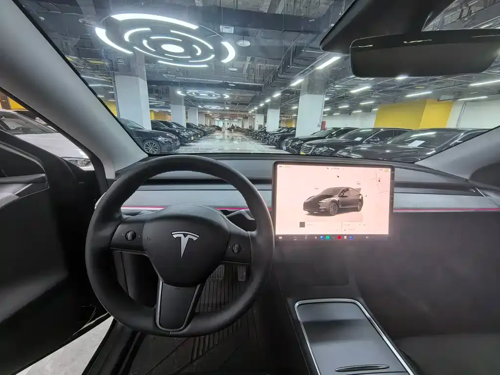 Tesla Model Y — фото 4