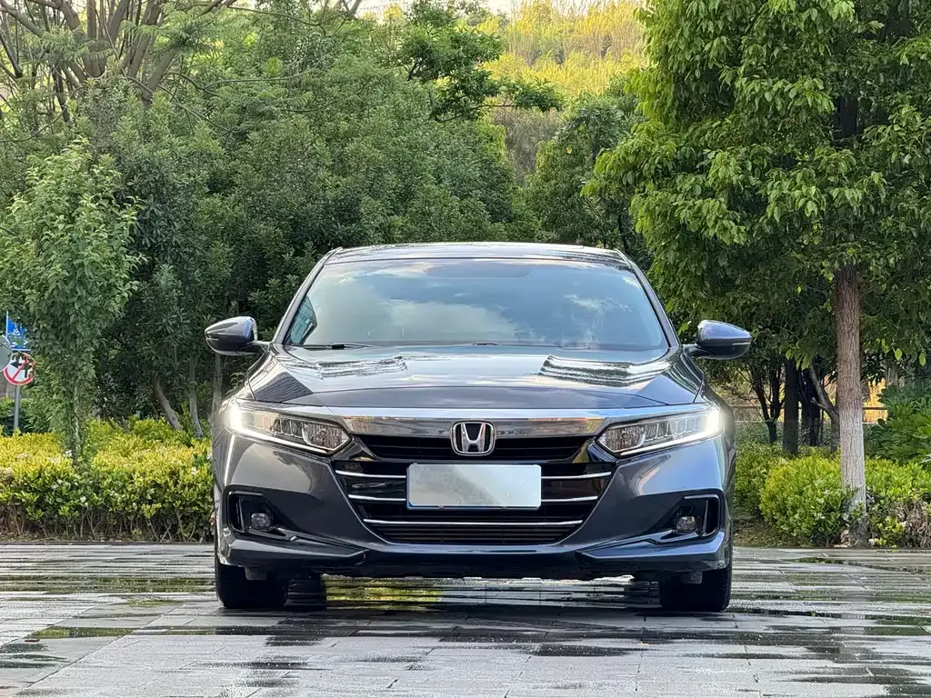 Honda Accord — фото 10
