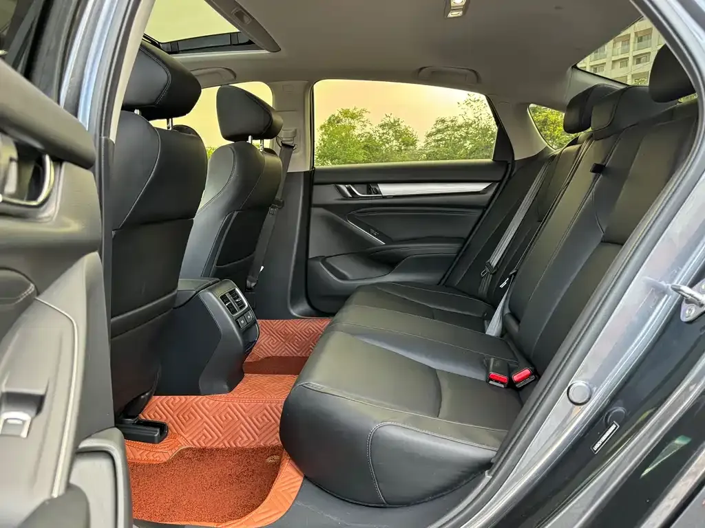 Honda Accord — фото 5