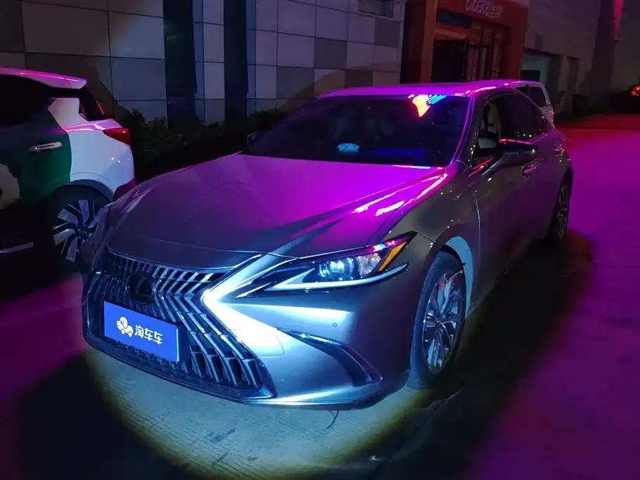 Lexus ES — фото 1