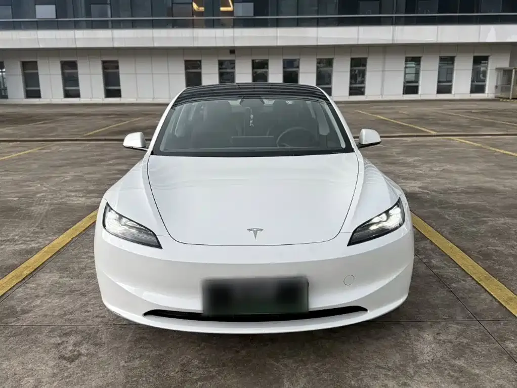 Tesla Model 3 — фото 8