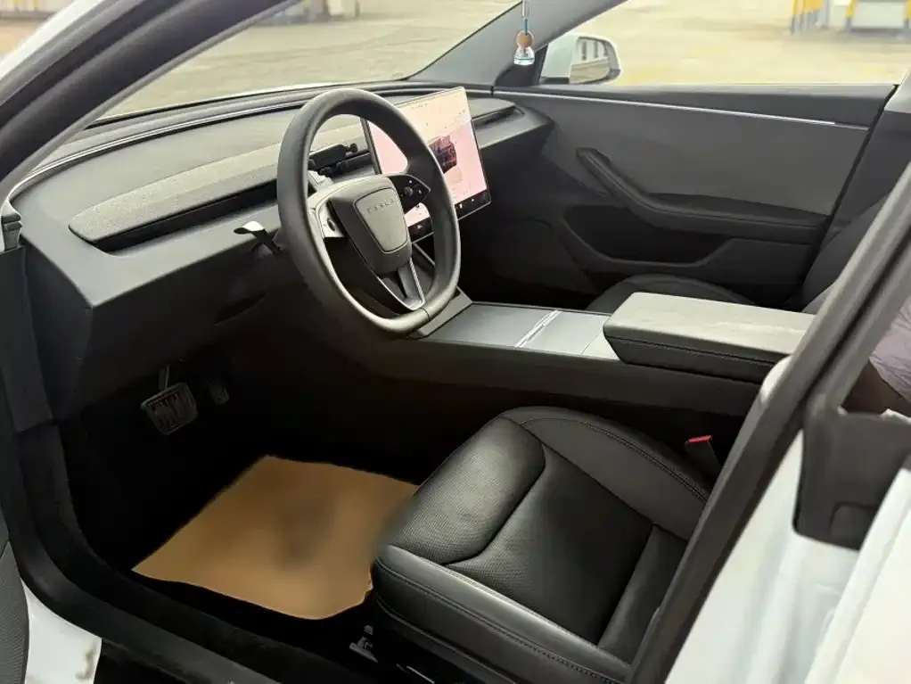 Tesla Model 3 — фото 2