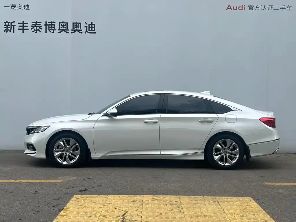 Honda Accord — фото 10
