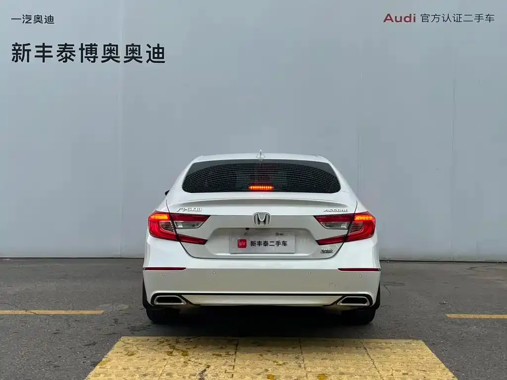 Honda Accord — фото 9