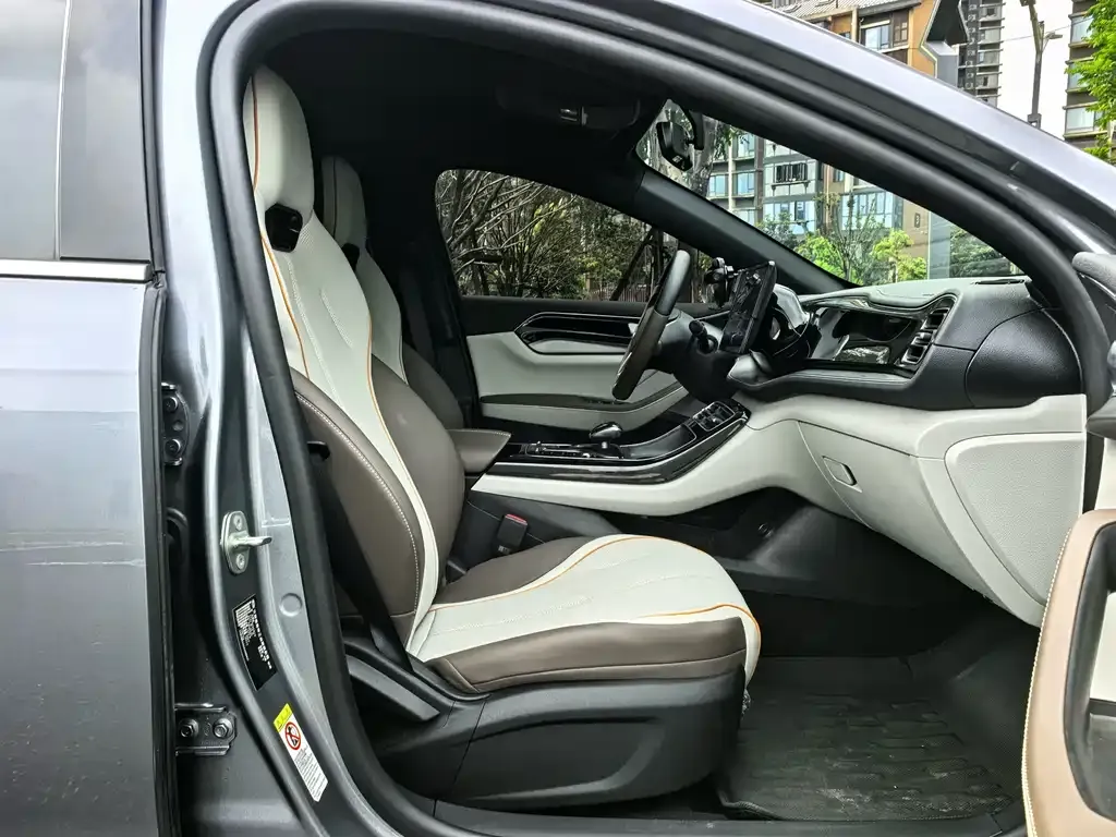 BYD Qin PLUS — фото 10