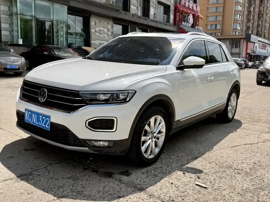 Volkswagen T-Roc — фото 1