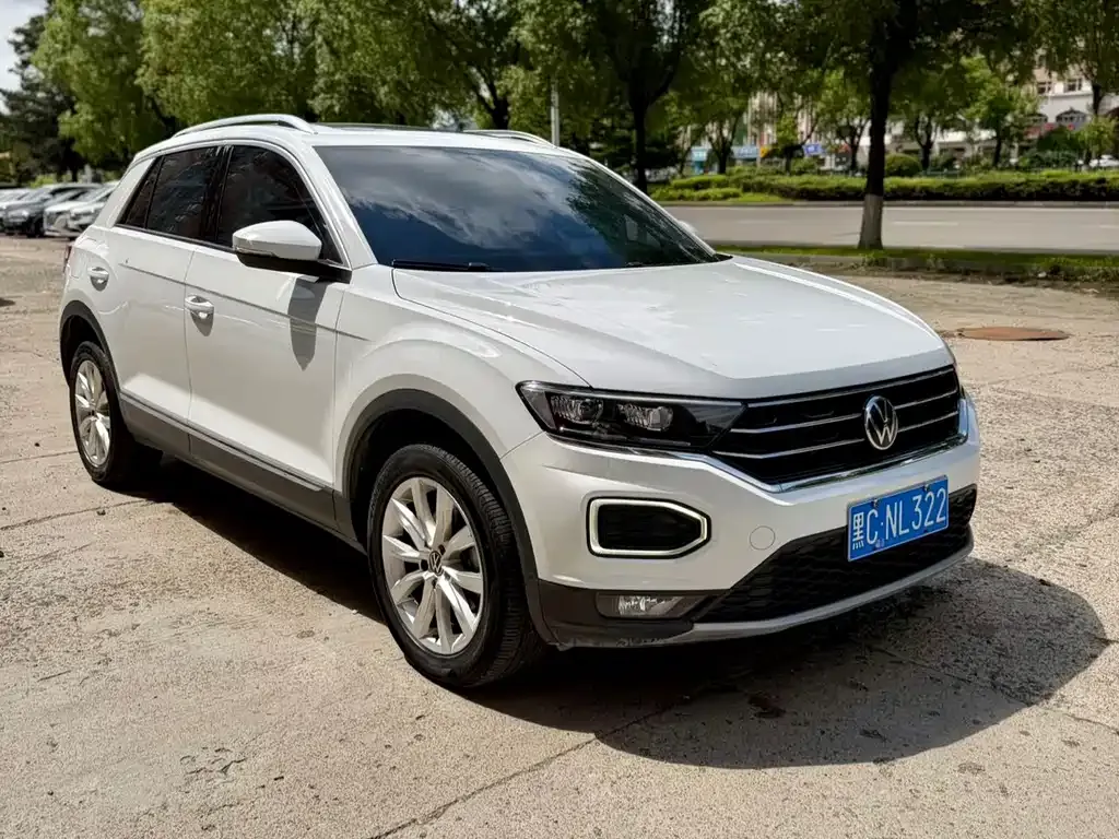 Volkswagen T-Roc — фото 9