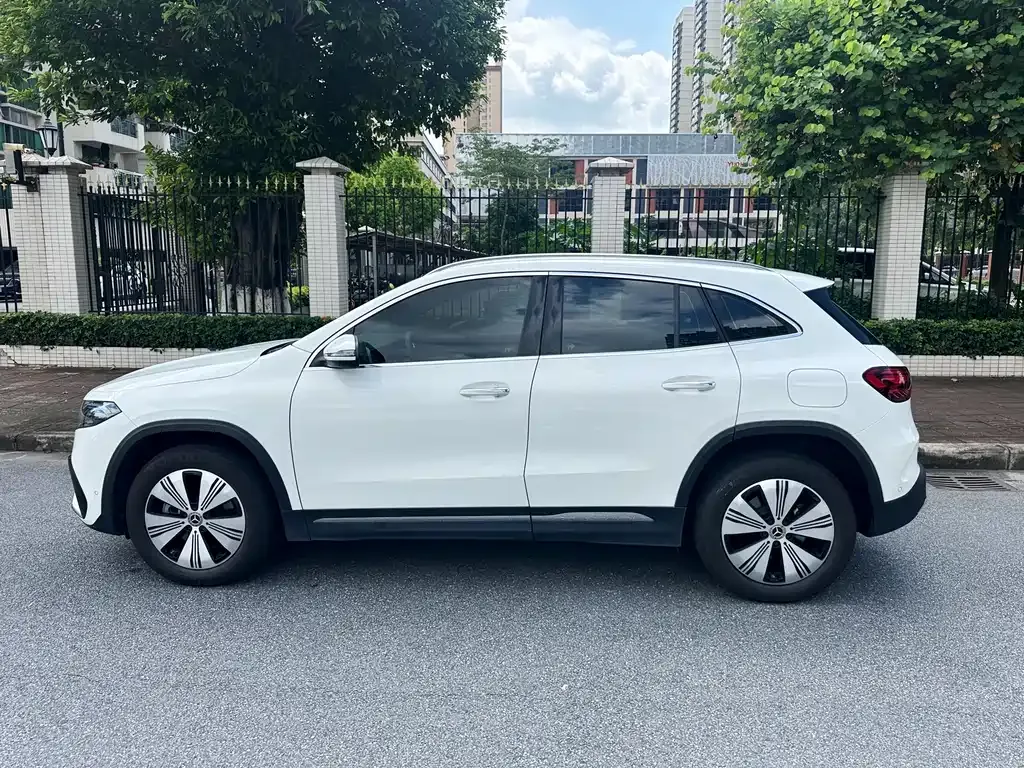 Mercedes-Benz EQA — фото 10