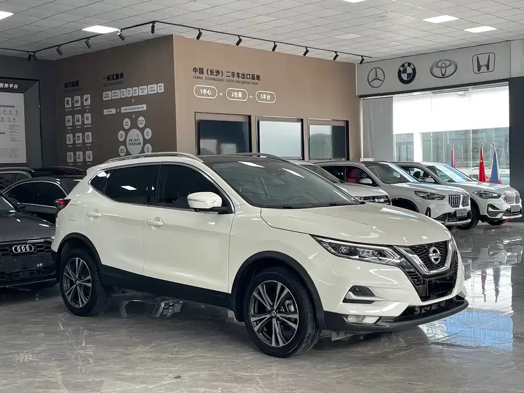 Nissan Qashqai — фото 9