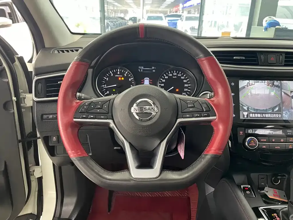 Nissan Qashqai — фото 10
