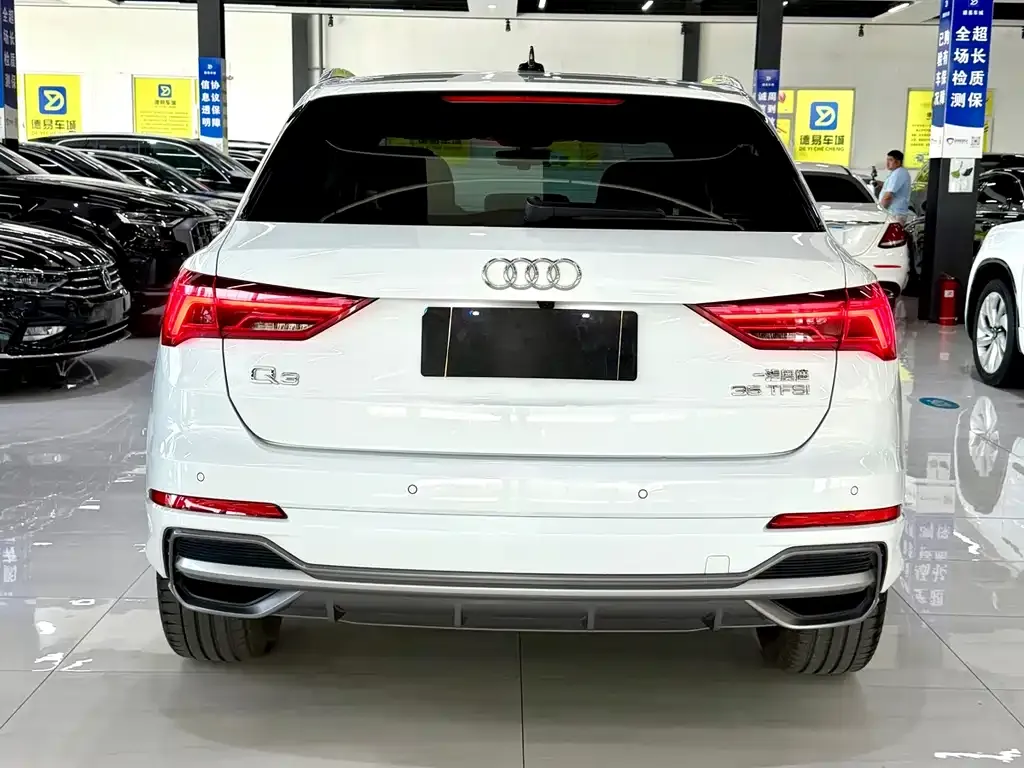 Audi Q3 — фото 3
