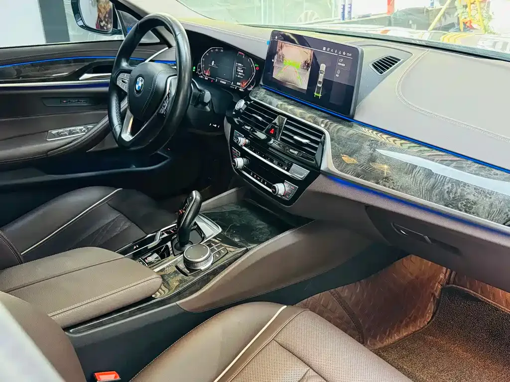 BMW 5 Series — фото 10