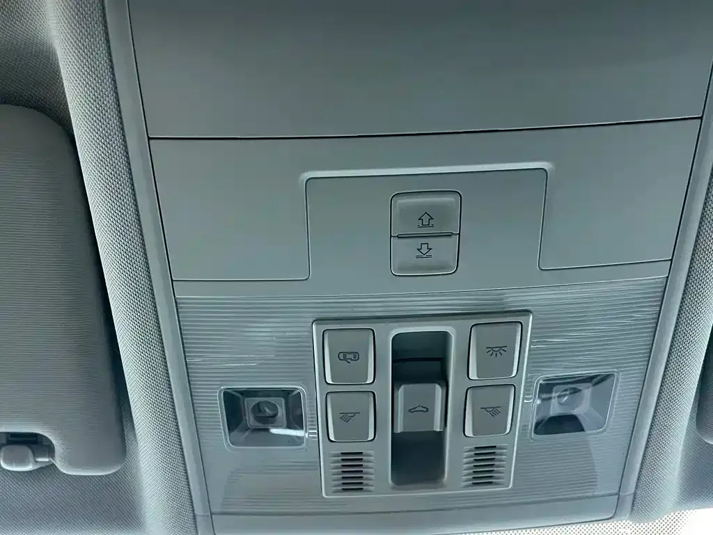 Volkswagen Tiguan L 2023 из CN, фото 10
