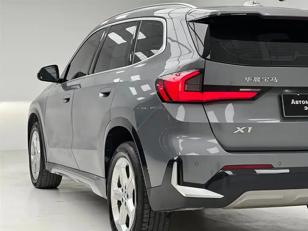 BMW X1 — фото 8
