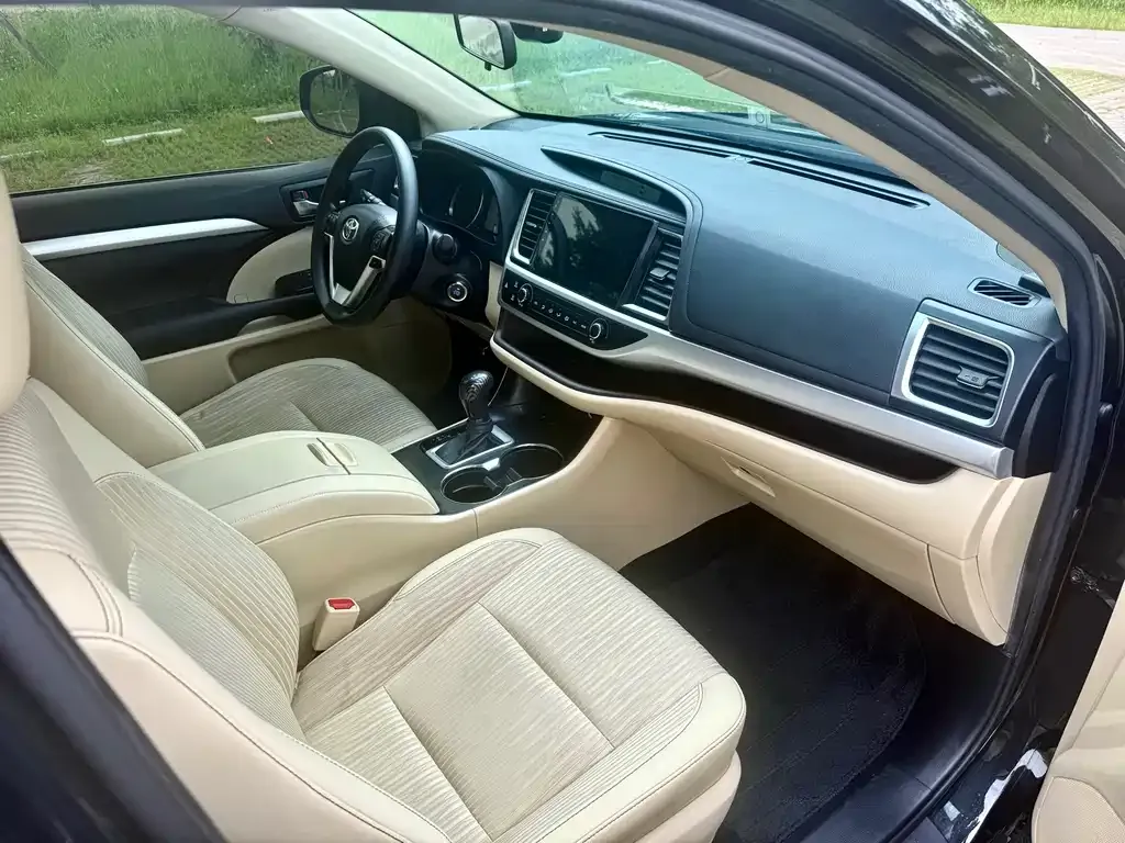 Toyota Highlander 2021 из CN, фото 2