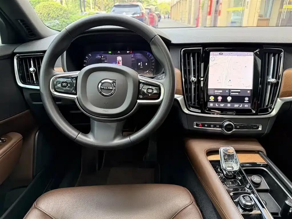 Volvo S90 — фото 3