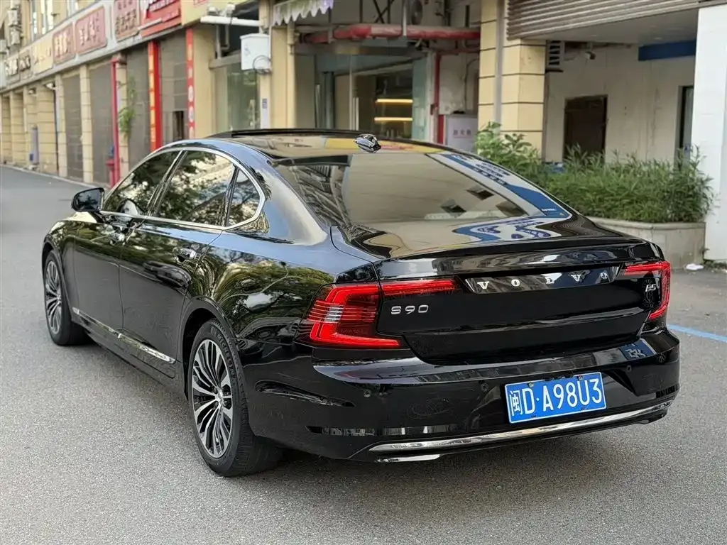 Volvo S90 — фото 9