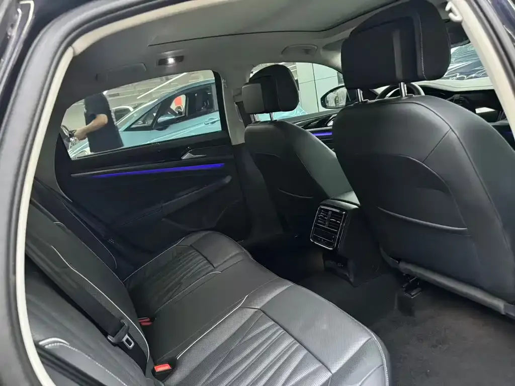 Volkswagen Passat — фото 4