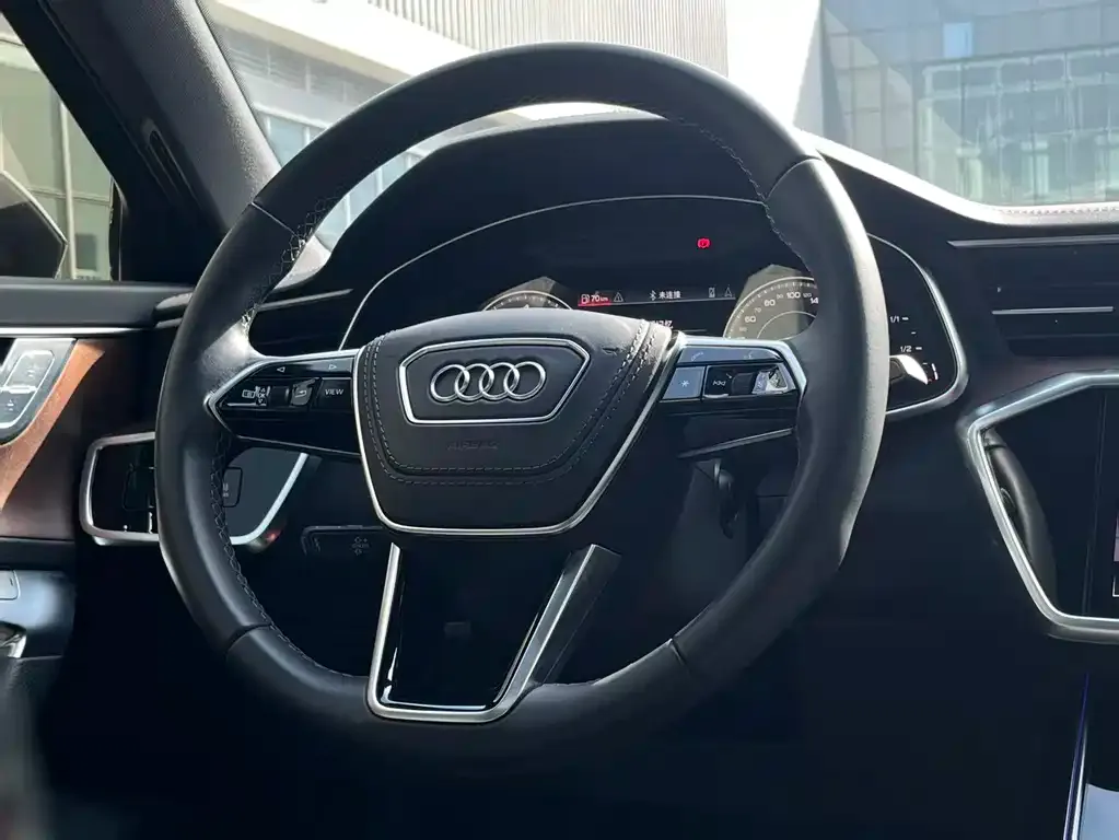 Audi A6L — фото 7