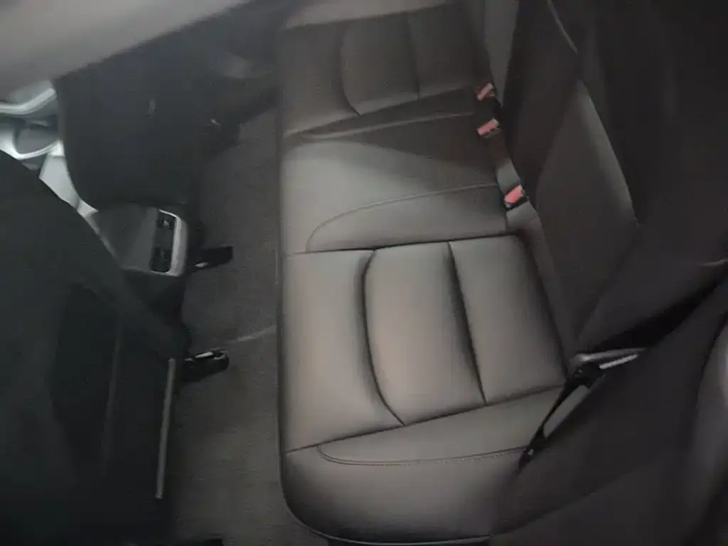 Tesla Model 3 — фото 2