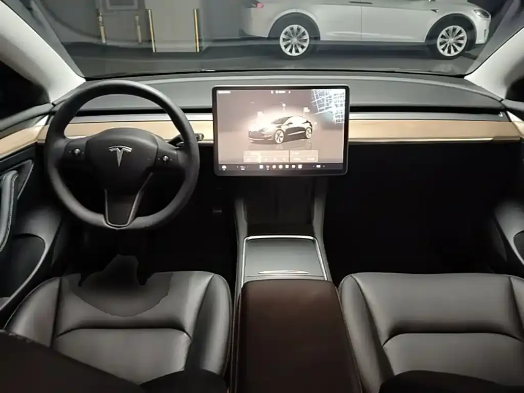 Tesla Model 3 — фото 5