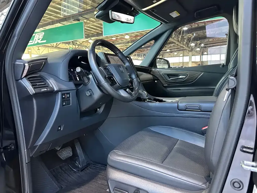 Toyota Vellfire — фото 8
