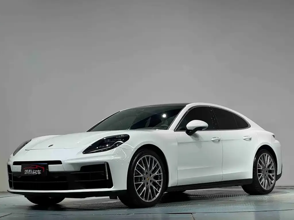 Porsche Panamera — фото 1