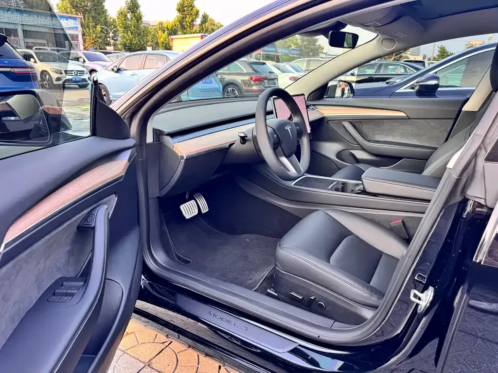 Tesla Model 3 — фото 6