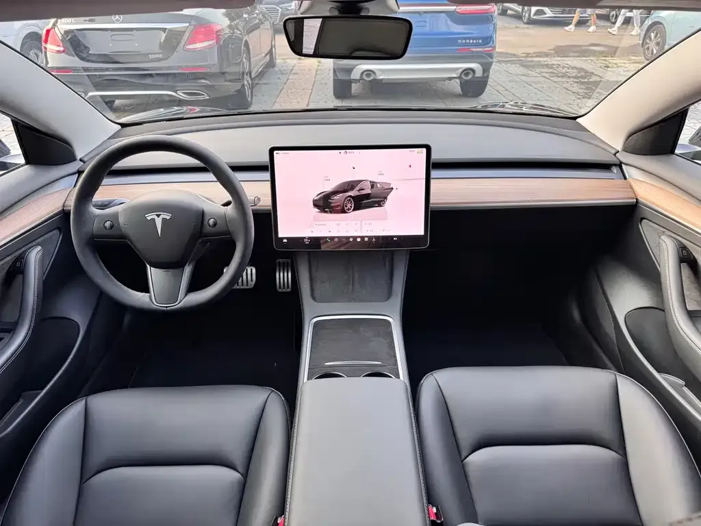 Tesla Model 3 — фото 3