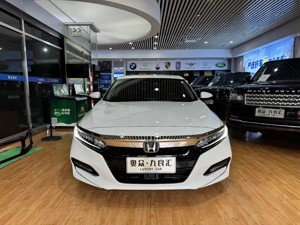 Honda Accord — фото 10