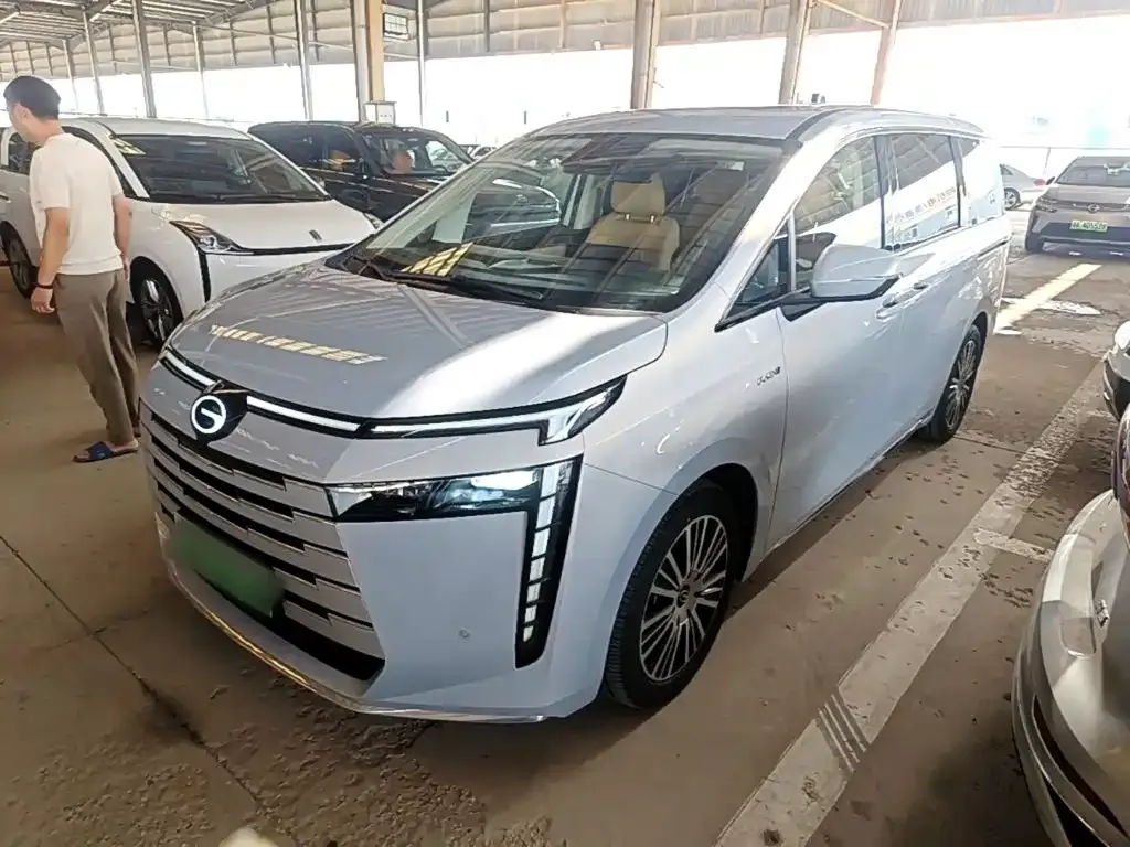 GAC Motor 传祺E8 PHEV — фото 1