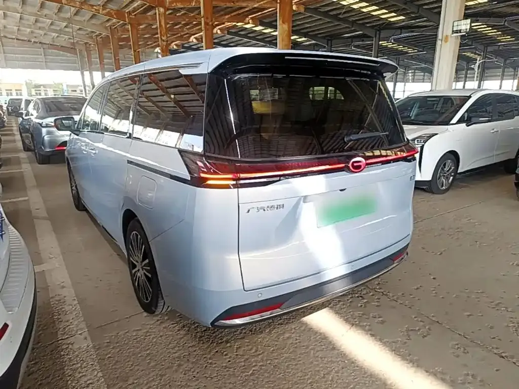 GAC Motor 传祺E8 PHEV — фото 6
