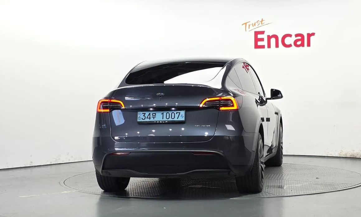 Tesla Model Y — фото 3