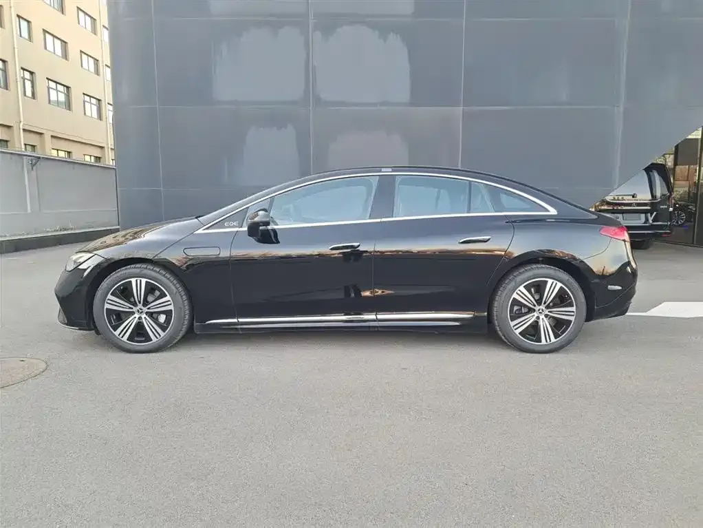 Mercedes-Benz EQE — фото 5