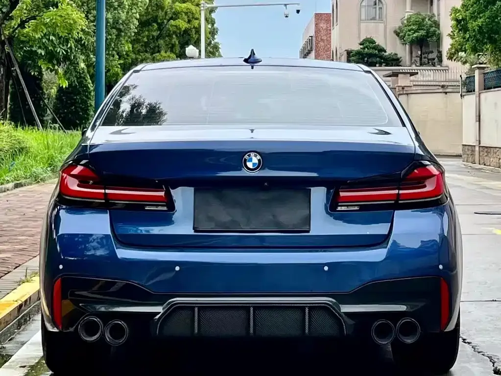 BMW 5 Series — фото 2