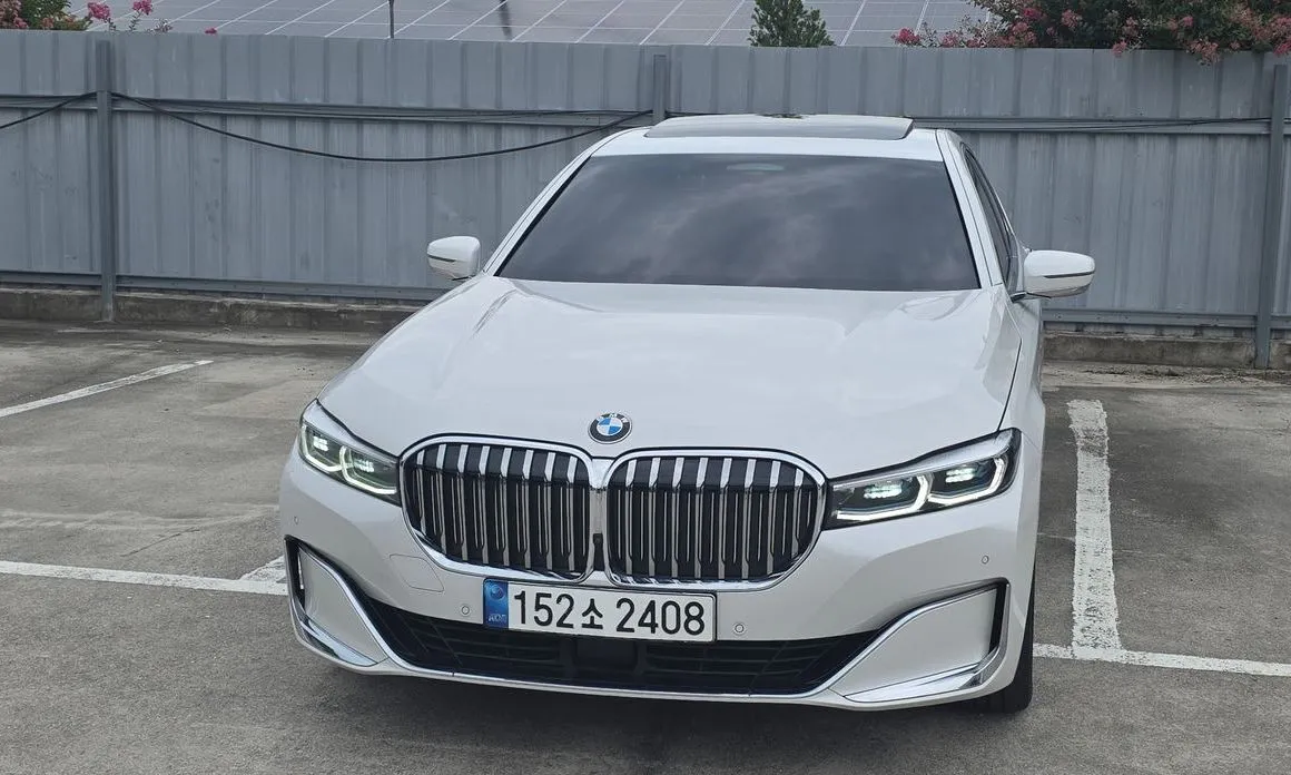 BMW 7-Series — фото 1