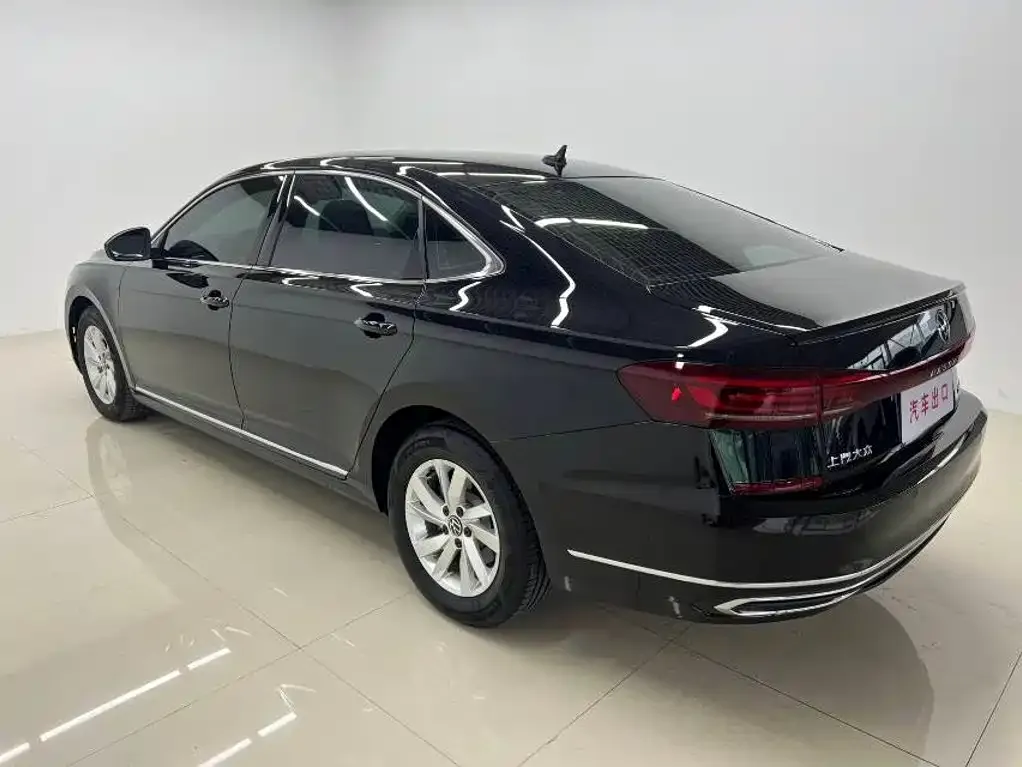 Volkswagen Passat — фото 10