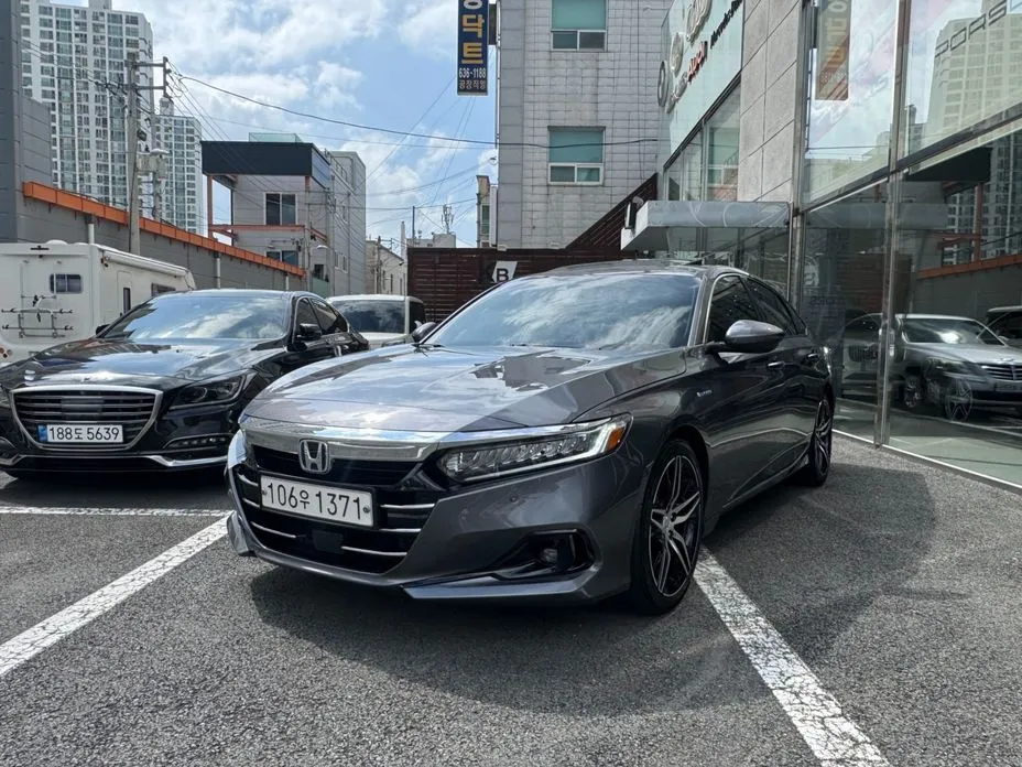 Honda Accord — фото 1