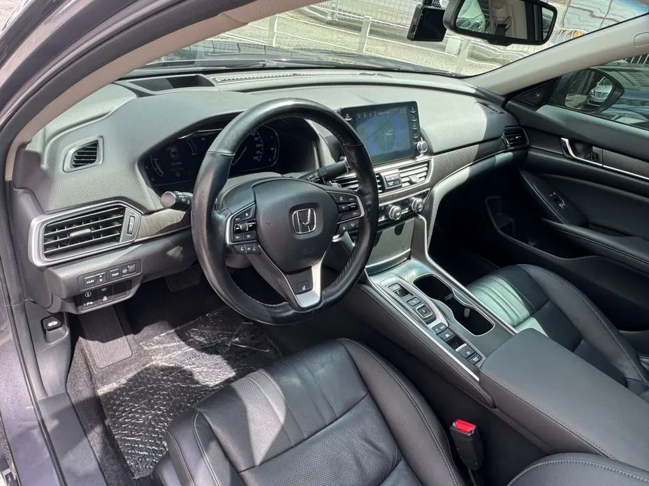 Honda Accord — фото 10