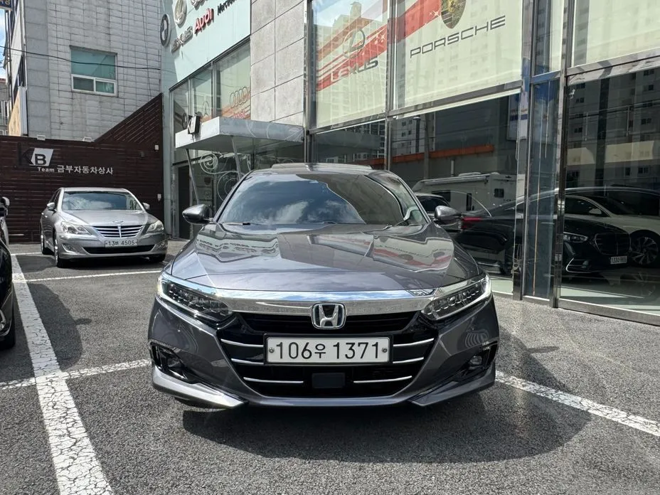 Honda Accord — фото 9