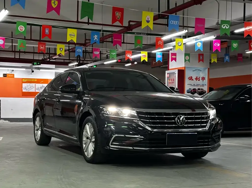 Volkswagen Passat — фото 8