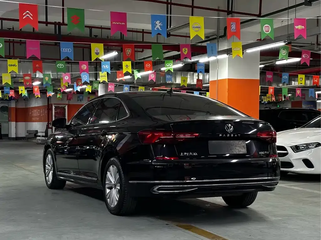 Volkswagen Passat — фото 4