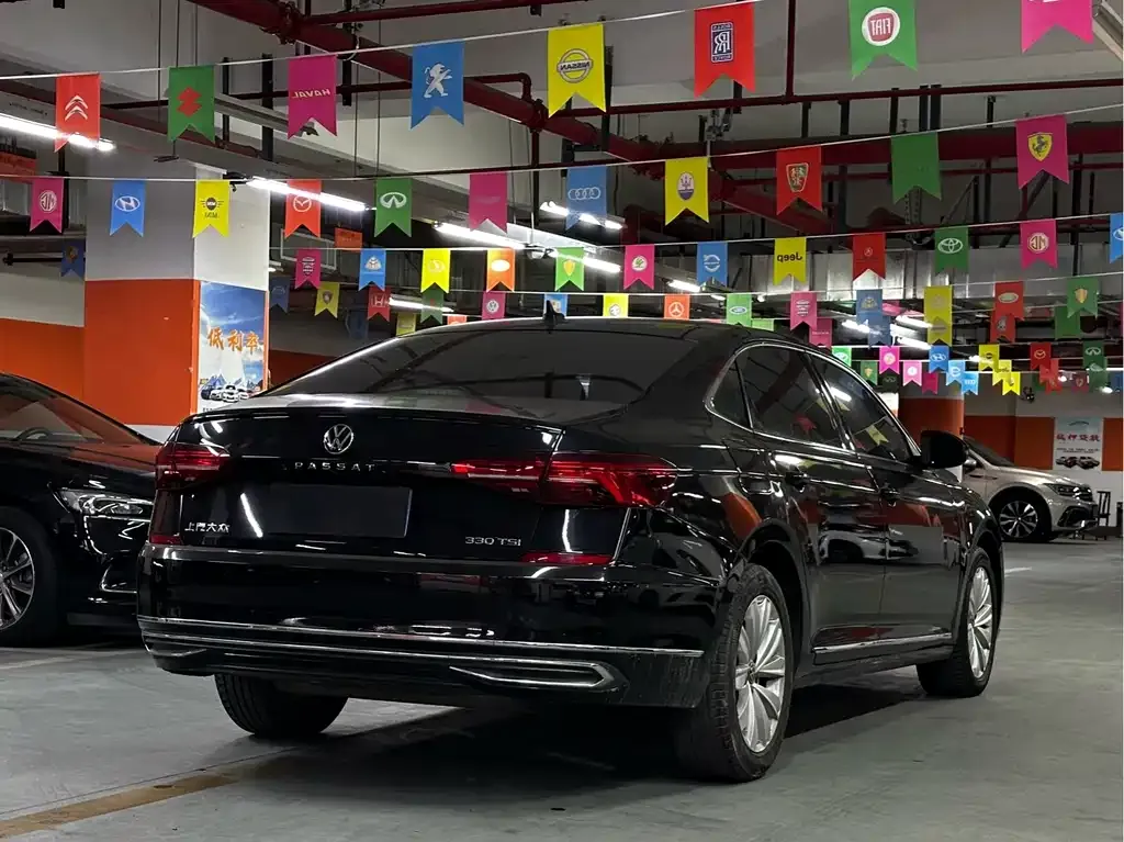 Volkswagen Passat — фото 10