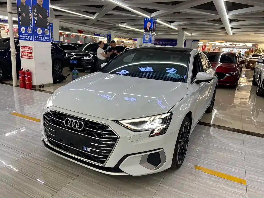 Audi A3 — фото 1