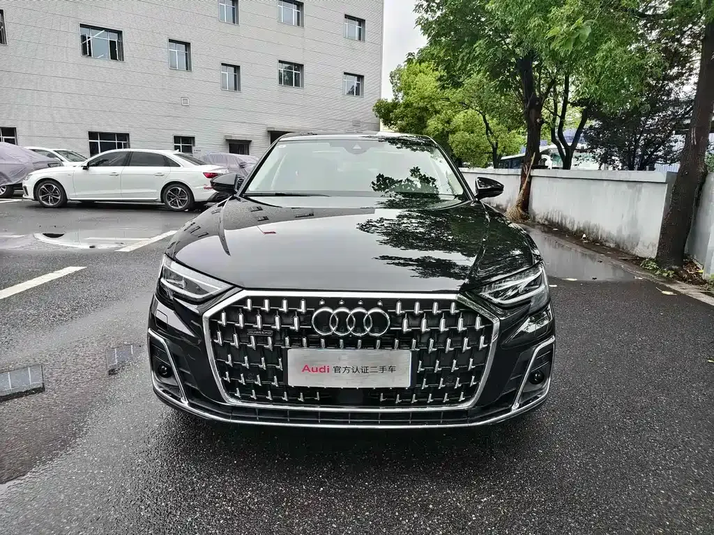 Audi A8 — фото 9