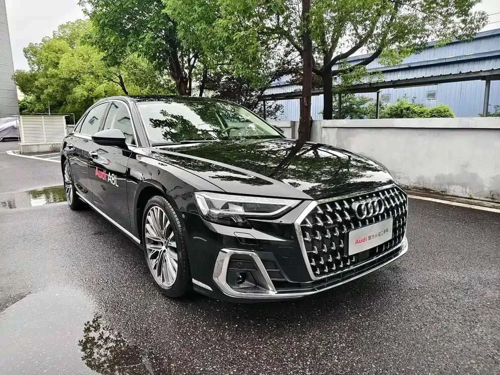 Audi A8 — фото 10