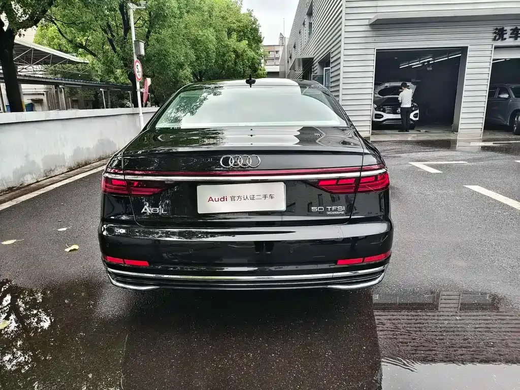 Audi A8 — фото 8