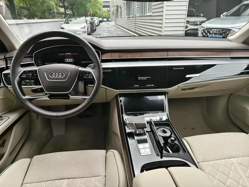 Audi A8 — фото 5