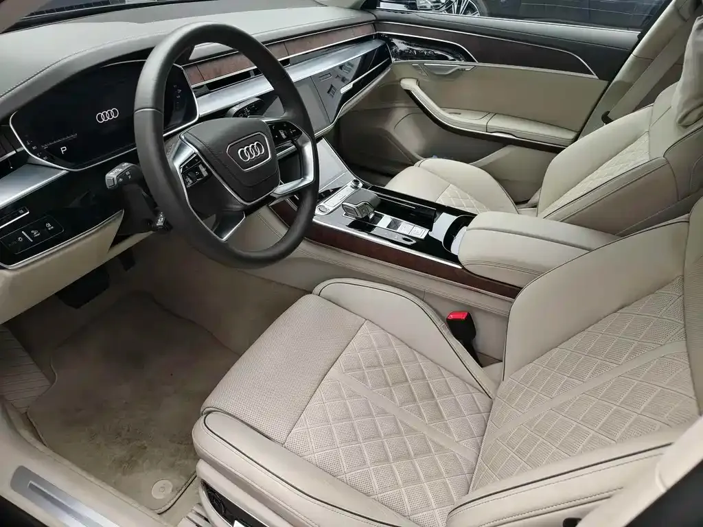 Audi A8 — фото 2